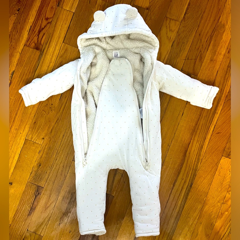 GAP Baby Girl Sherpa Hoodie One-Piece, in size 3-6 months